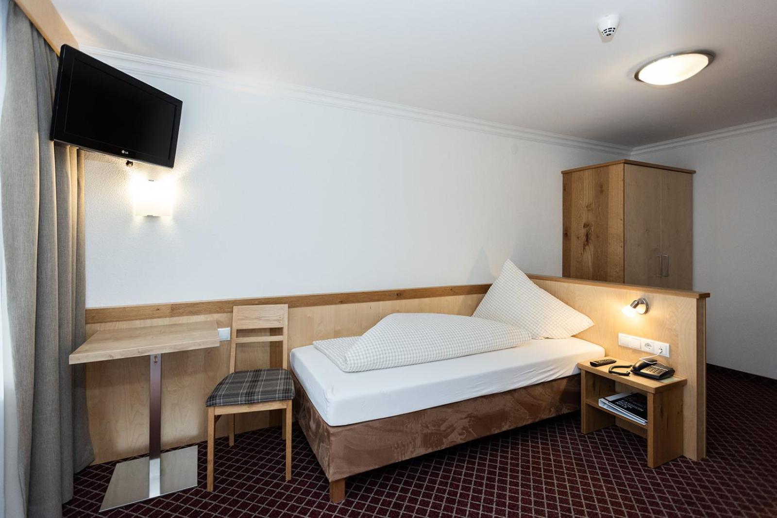 Hotel Garni Ehrenreich Зельден Екстер'єр фото